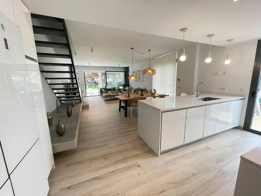 Exclusivo Chalet En Urbanizacion Roche Conil De La Frontera Villa